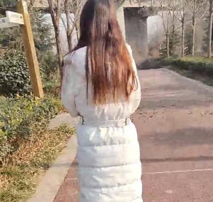 海角社区.偷约嫂子去公园