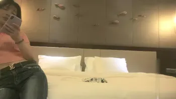 情感主博李寻欢极品高颜值长相甜美粉衣妹子，撩起内衣摸奶口交后入猛操晃动大奶子-高清原版无水